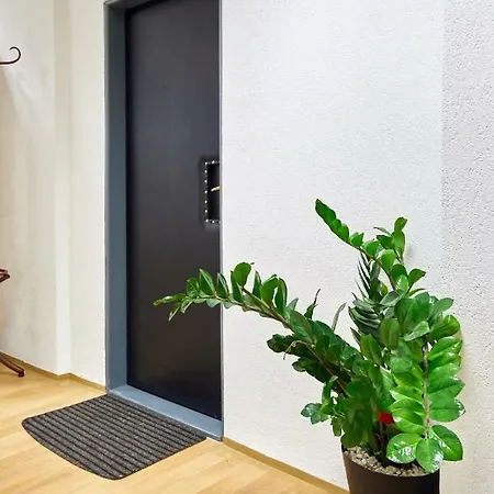 Sunrise Apartment *