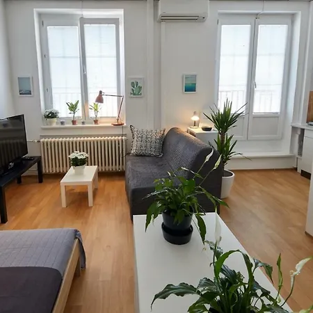 Sunrise Apartment *